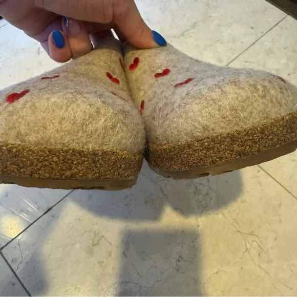 Haflinger 40 US 10 Beige Slippers with Red Heart Accents Shoes - Picture 6 of 7